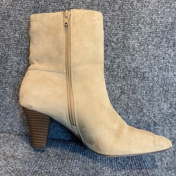 LOFT Tan Ankle Booties Womens 7 Stacked 2.75 inch Heel Side Zipper Shoes - Picture 2 of 8